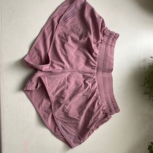 Lulu lemon Hotty Hot shorts 2.5” size 4 like new!